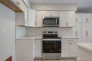 318 Joy Elizabeth Dr, Washington Twp, OH 45458 - Photo 6