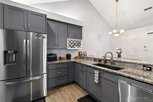 2072 Willow Run Cir, Mad River Twp, OH 45323 - Photo 12