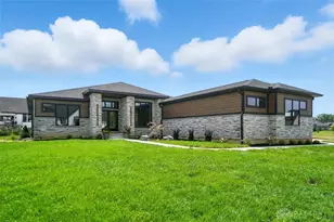 1890 Horseshoe Bend, Dayton, OH 45458 - Photo 1