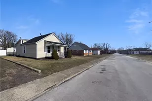 932 Brook St, Piqua, OH 45356 - Photo 2