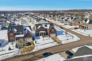 1433 Senna St, Tipp City, OH 45371 - Photo 2