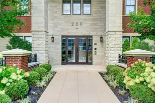 220 Vintage Club Dr, Cincinnati, OH 45249 - Photo 2