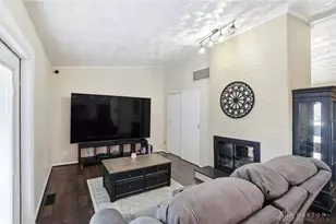 5894 Jassamine Dr, Dayton, OH 45449 - Photo 14