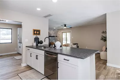 925 Ashcreek Drive, Dayton, OH 45458 - Photo 18