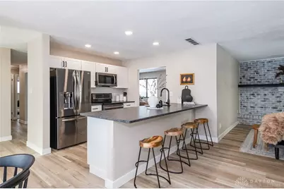 925 Ashcreek Drive, Dayton, OH 45458 - Photo 8