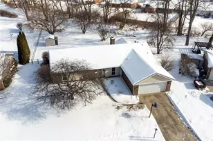 1117 Scenic Ct, Troy, OH 45373 - Photo 4