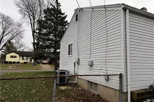 345 Murchison Ln, Dayton, OH 45431 - Photo 4