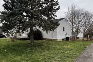 345 Murchison Ln, Dayton, OH 45431 - Photo 2