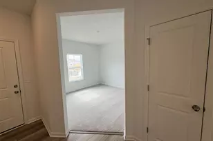 301 Autumn Ct, Englewood, OH 45322 - Photo 4