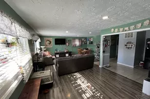 321 Windsor Ct, Dayton, OH 45449 - Photo 2