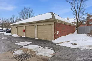 1721 Waterstone Blvd, Washington Twp, OH 45342 - Photo 2