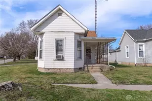 94 W North St, Cedarville Village, OH 45314 - Photo 2