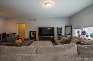 2884 Locke Dr, Beavercreek, OH 45431 - Photo 8