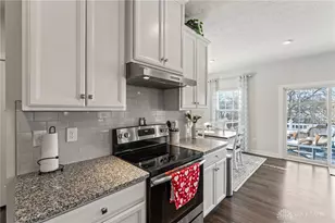 899 Cedar Grv Dr, Tipp City, OH 45371 - Photo 8