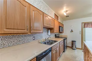 208 Shaw Rd, Englewood, OH 45322 - Photo 6