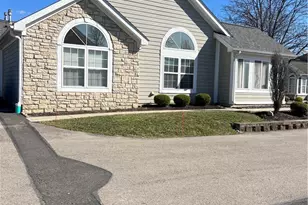 4606 Cobblestone Dr, Tipp City, OH 45371 - Photo 2