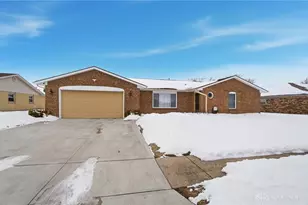 1371 Cornish Dr, Vandalia, OH 45377 - Photo 4