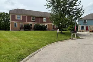 7810 Port Cir, Dayton, OH 45459 - Photo 2