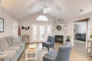 1599 Turnberry Village Dr, Washington Twp, OH 45458 - Photo 8