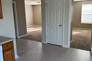 849 S Maple Ave, Fairborn, OH 45324 - Photo 2