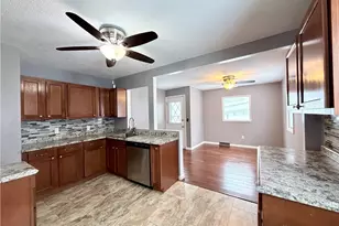 1806 N Sweetbriar Ln, Springfield, OH 45505 - Photo 8