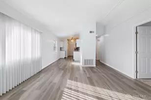 227 Fenwick Dr, New Carlisle, OH 45344 - Photo 8