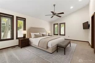 4400 Royal Ridge Way, Dayton, OH 45429 - Photo 32