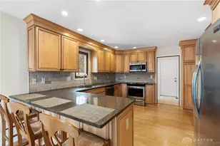 4400 Royal Ridge Way, Dayton, OH 45429 - Photo 16