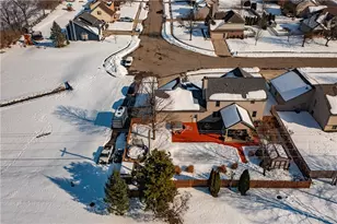 825 Chaucer Ln, Tipp City, OH 45371 - Photo 2