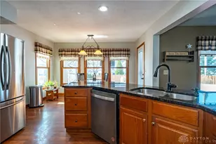 825 Chaucer Ln, Tipp City, OH 45371 - Photo 20