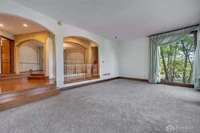 701 E Schantz Avenue, Oakwood, OH 45419 - Photo 8