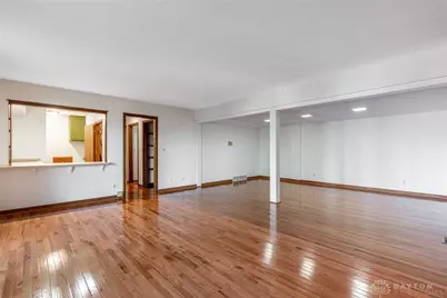 701 E Schantz Avenue, Oakwood, OH 45419 - Photo 22