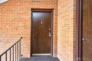 1124 Eagle Feather Cir, West Carrollton, OH 45449 - Photo 10