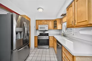 3833 Sterling Dr, Franklin, OH 45005 - Photo 12