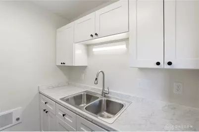 5450 Dunmore Drive, Dayton, OH 45459 - Photo 12