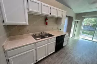 909 Sunset Dr, Englewood, OH 45322 - Photo 14