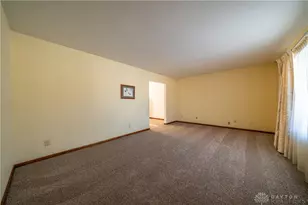 7106 Cranlyn Dr, Englewood, OH 45322 - Photo 6