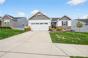 5667 Woodcreek Dr, Middletown, OH 45042 - Photo 2