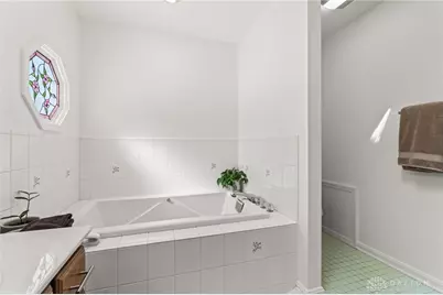 2260 Vienna Parkway, Dayton, OH 45459 - Photo 32