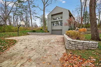 7060 Peters Pike, Dayton, OH 45414 - Photo 2