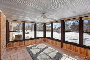 1040 Grove Hill Dr, Beavercreek, OH 45434 - Photo 26