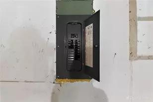 2218 Finland Dr, Dayton, OH 45439 - Photo 24