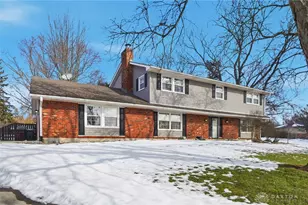 6808 St Laurent Cir, Dayton, OH 45459 - Photo 2