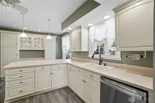 6808 St Laurent Cir, Washington Twp, OH 45459 - Photo 10