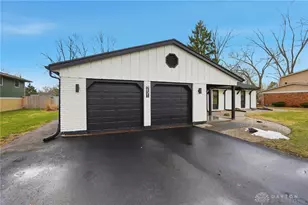 251 Glenburn Dr, Dayton, OH 45459 - Photo 2