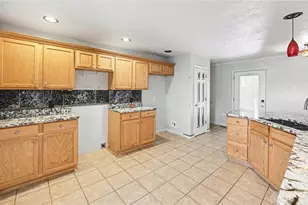 220 Auburn Meadows Ct, Carlisle, OH 45005 - Photo 8