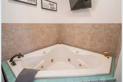 5914 Lynnaway Drive, Dayton, OH 45415 - Photo 32