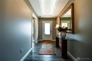 607 W Bentley Cir, Troy, OH 45373 - Photo 8