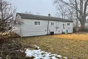 820 Ernroe Dr, Dayton, OH 45417 - Photo 2