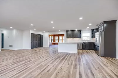 9550 Paragon Road, Dayton, OH 45458 - Photo 18